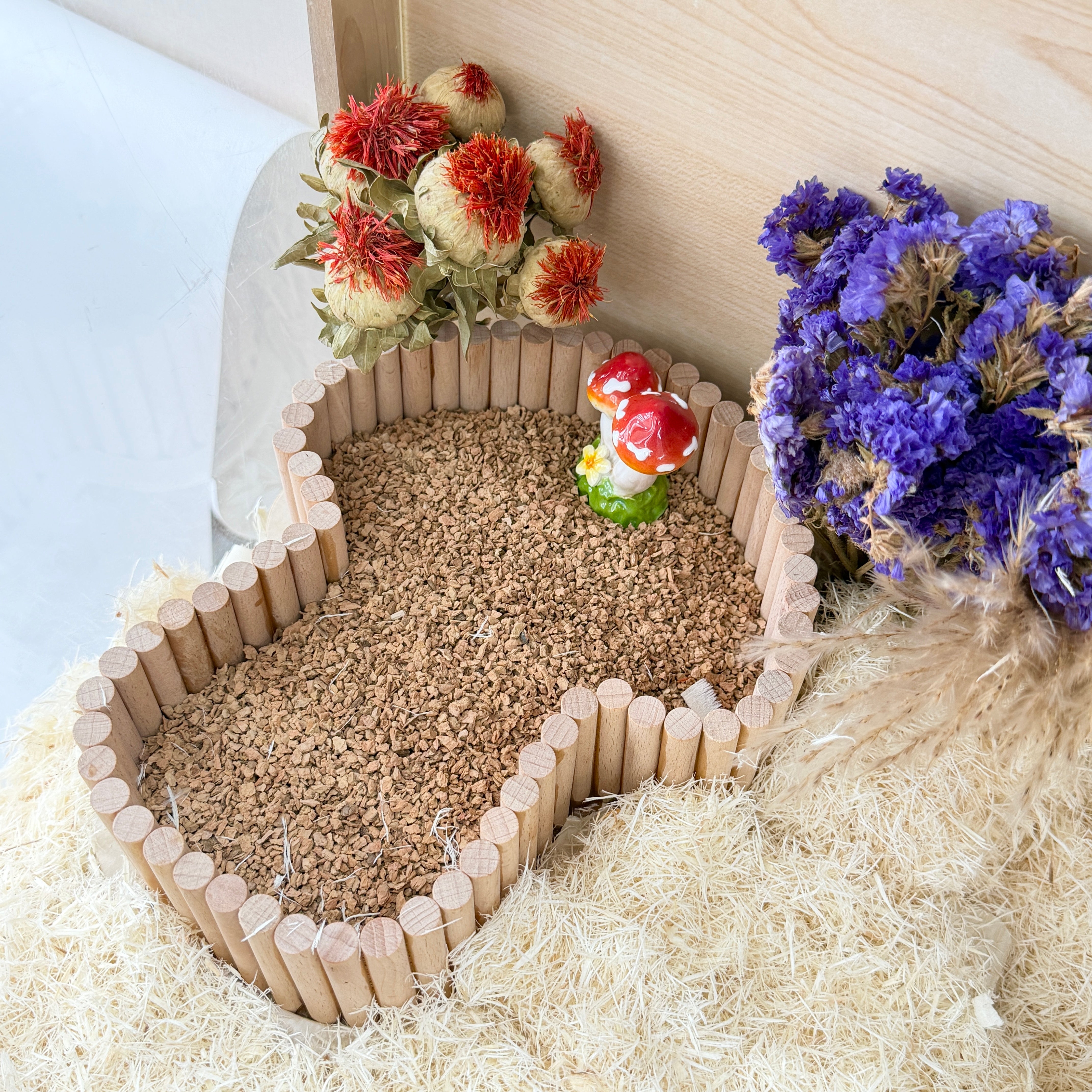 Toast Multi-Chamber Hideout & Sand Bath Bundle